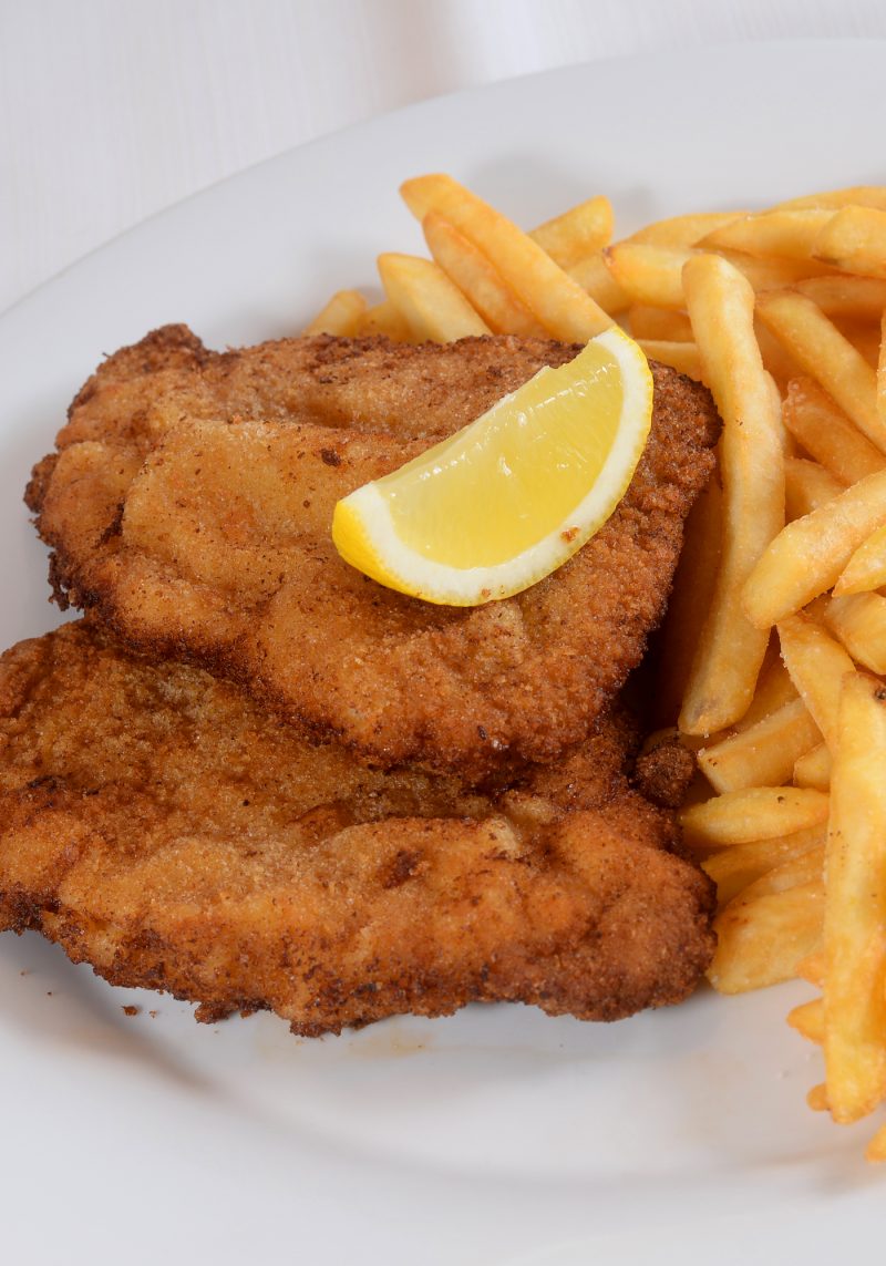 Paniertes Schnitzel LANDGASTHOF BIRKENHOF